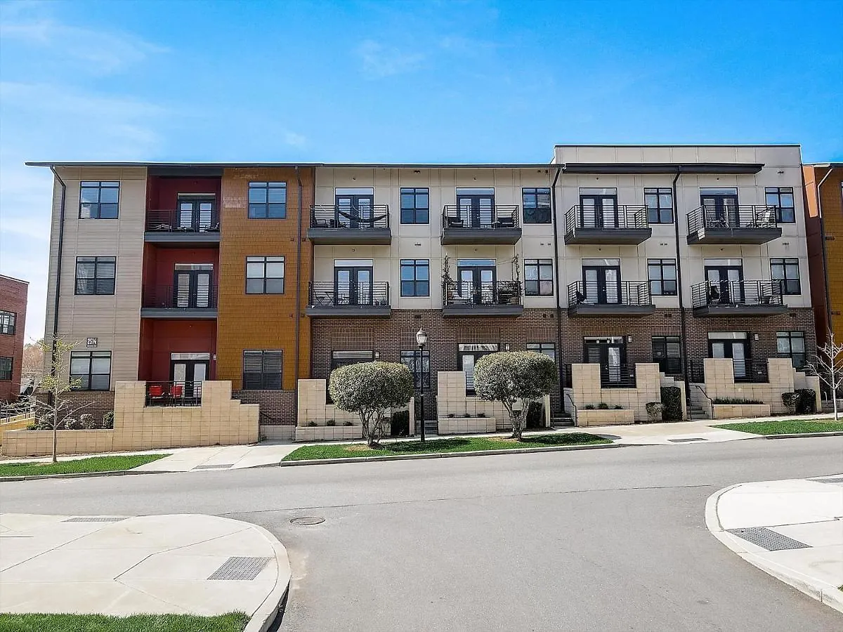 Frontdesk Village At Commonwealth Apts Plaza Midwood Charlotte United States