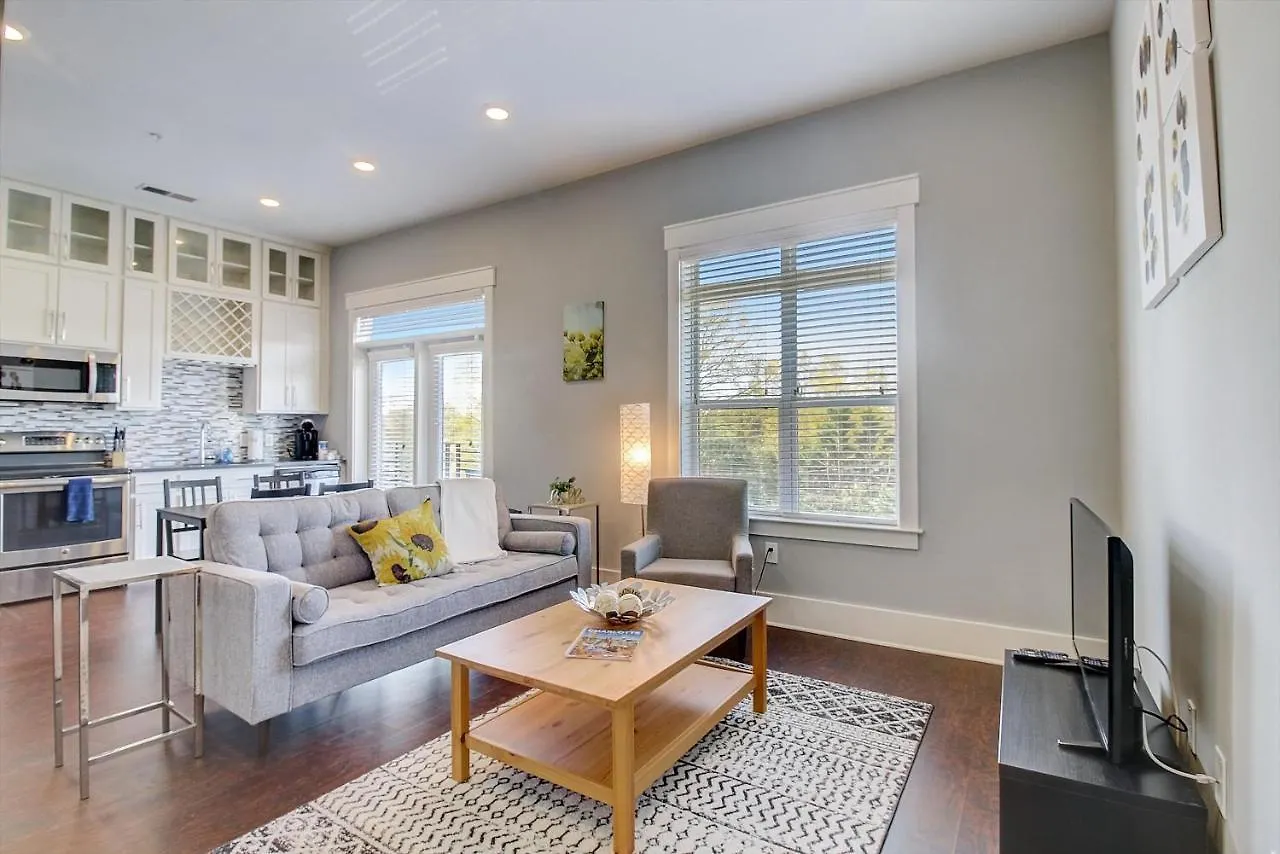 Frontdesk Village At Commonwealth Apts Plaza Midwood Charlotte Apartment