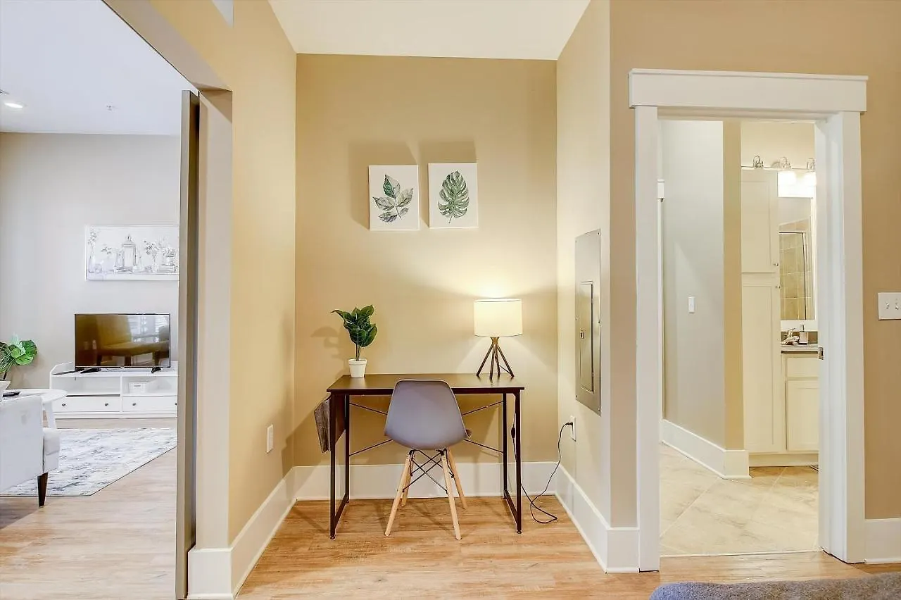 Apartment Frontdesk Village At Commonwealth Apts Plaza Midwood Charlotte United States