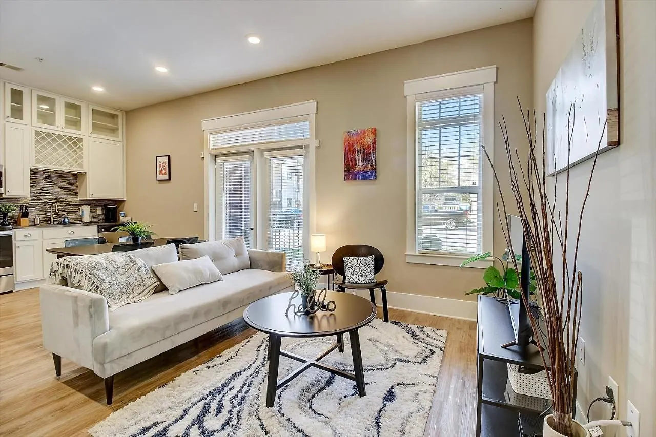 Frontdesk Village At Commonwealth Apts Plaza Midwood Charlotte